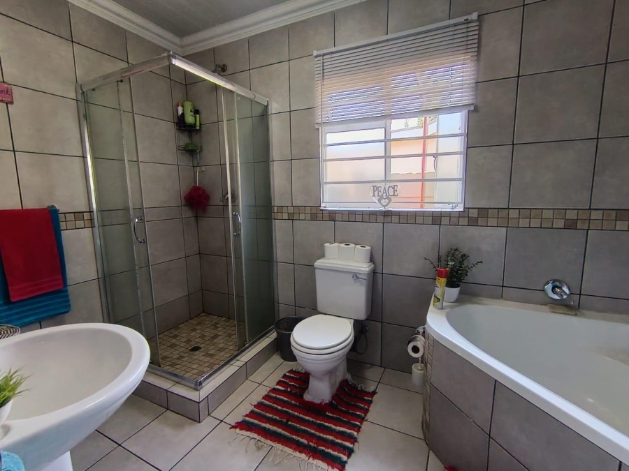 5 Bedroom Property for Sale in Universitas Free State